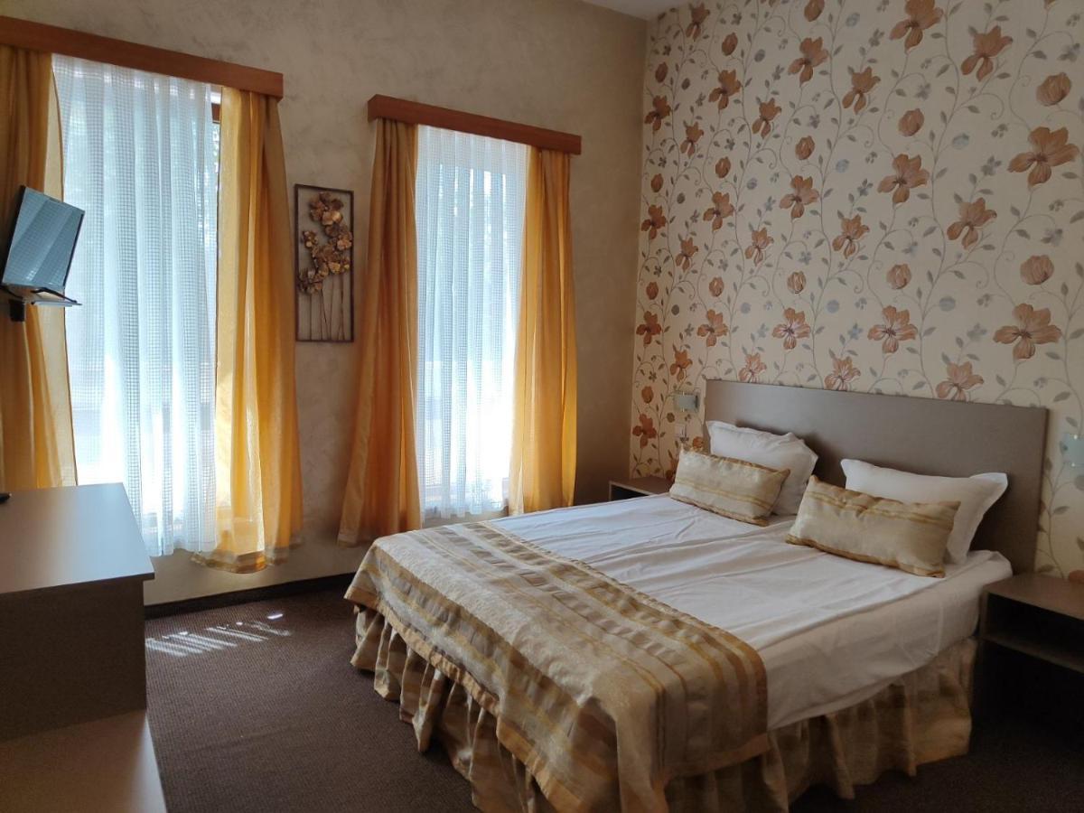 Семеен Хотел "Булаир" Burgas City Eksteriør billede