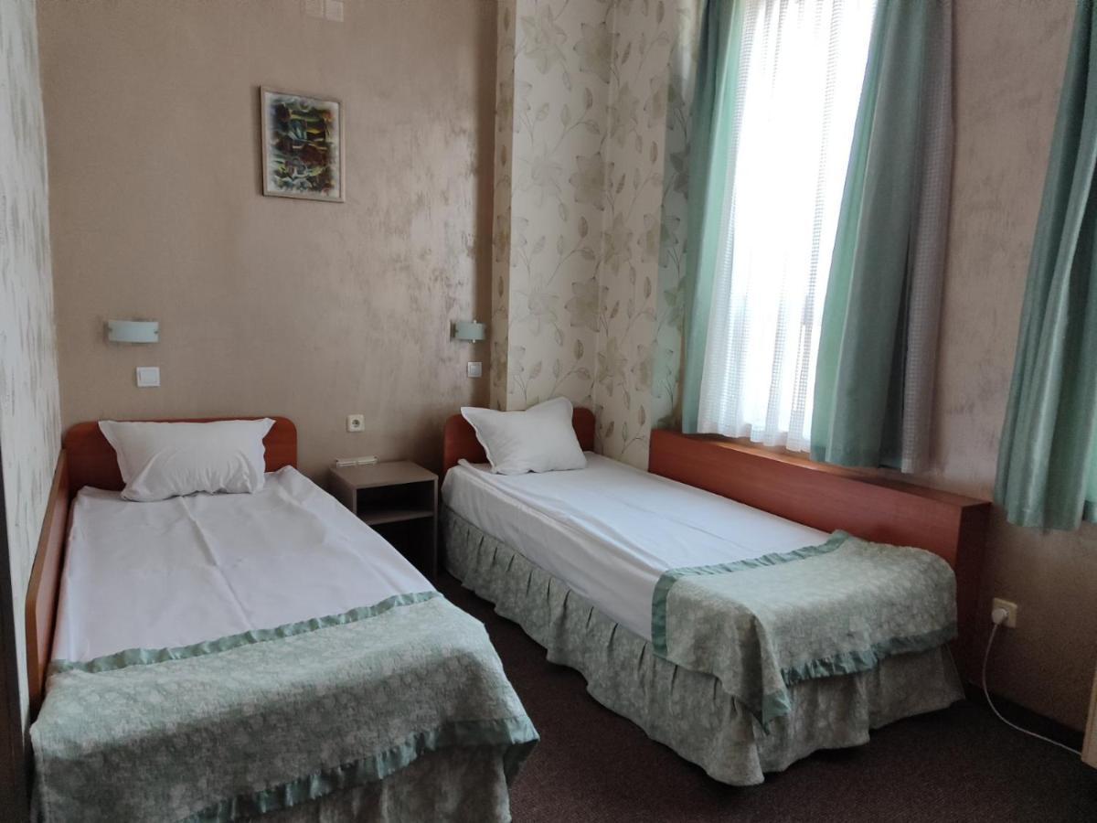 Семеен Хотел "Булаир" Burgas City Eksteriør billede