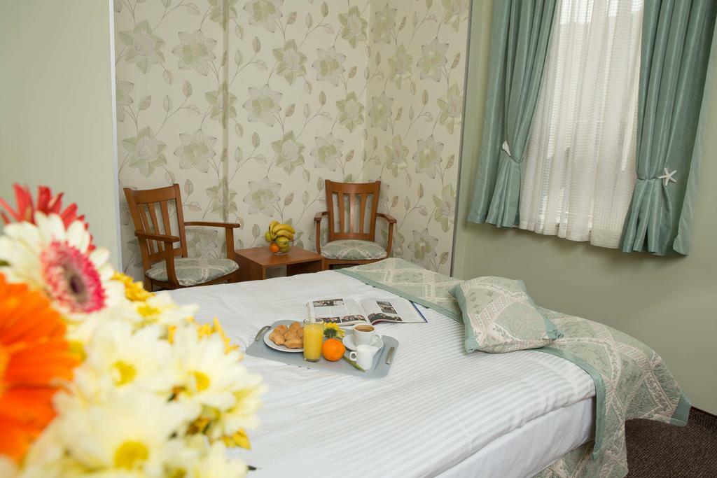 Семеен Хотел "Булаир" Burgas City Eksteriør billede